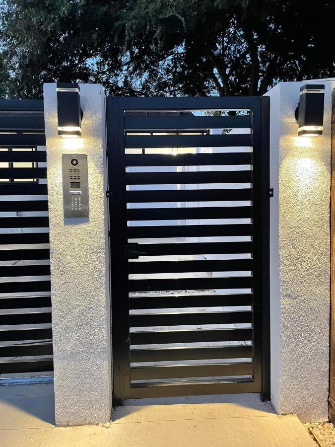 Gated Private House With Own Parking Sherman Oaks Hébergement de vacances Los Angeles