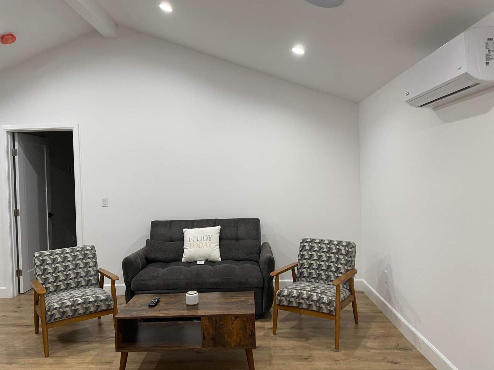 Hébergement de vacances Gated Private House With Own Parking Sherman Oaks